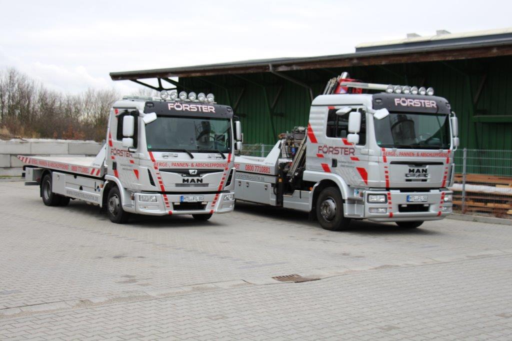 Zwei Abschleppfahrzeuge 7,5 Tonner